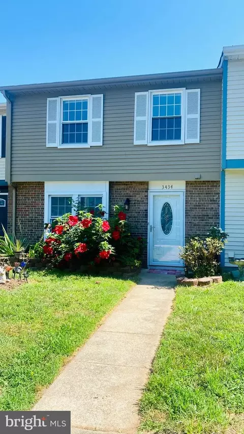 3434 Brookville Ln, Woodbridge, VA 22192