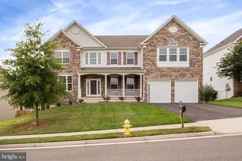15978 Eagle Feather Dr, Woodbridge, VA 22191
