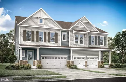 18250 Moss Garden Rd, Dumfries, VA 22026