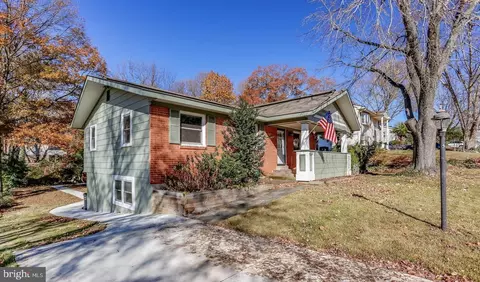 14910 Cordell Ave, Woodbridge, VA 22193