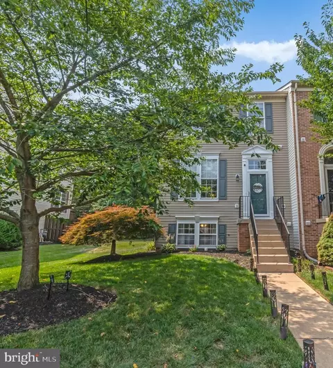 6976 Manahoac Pl, Gainesville, VA 20155