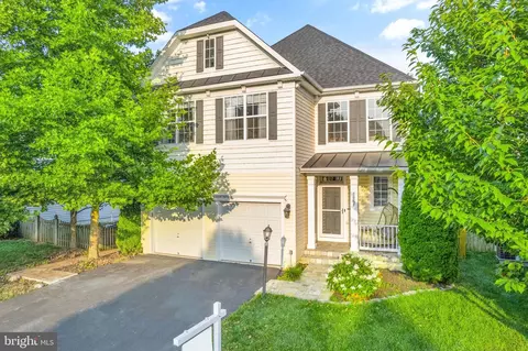 8967 Hanson Grove Ct, Manassas, VA 20109