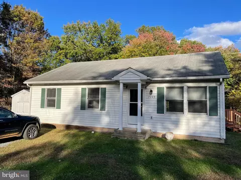 7449 Carver Rd, Gainesville, VA 20155