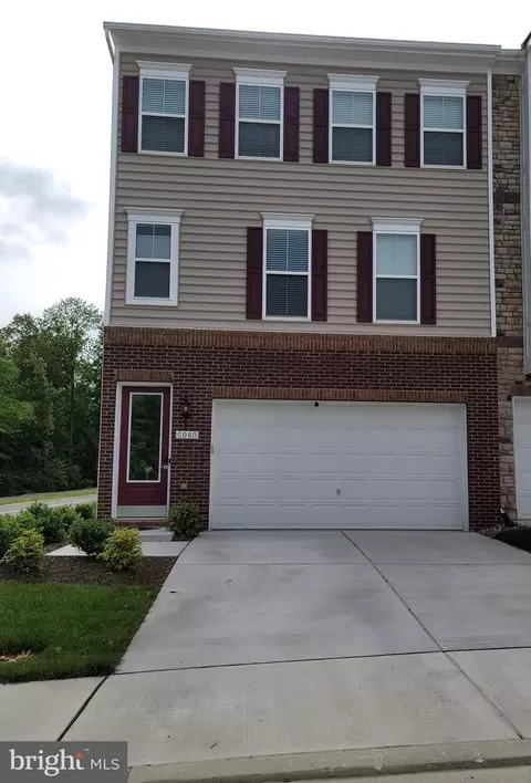 5080 Dimples Ct, Woodbridge, VA 22192