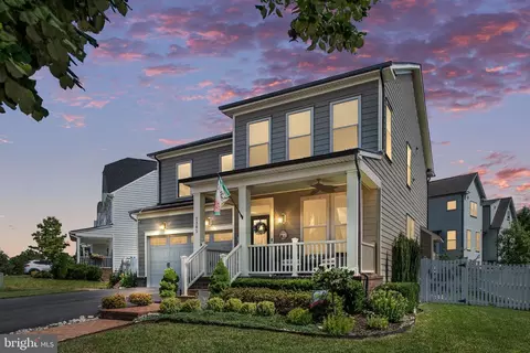 2385 Harmsworth Dr, Dumfries, VA 22026