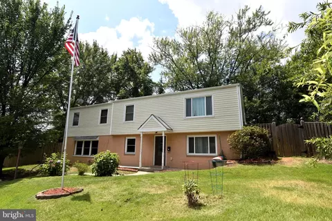 15110 Castle Ct, Woodbridge, VA 22193