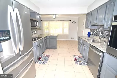 7518 Todd Pl, Manassas, VA 20109 photo 9