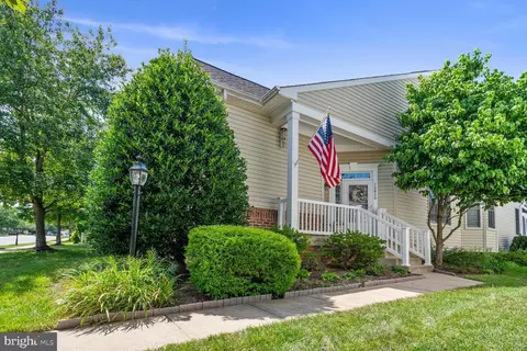 12820 Dunbarton Dr, Bristow, VA 20136