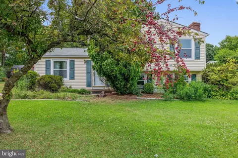 16950 John Pary Way, Dumfries, VA 22026