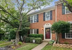 7237 Traphill Way, Gainesville, VA 20155