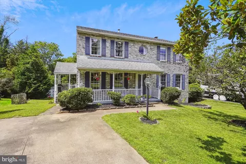 8306 Sunset Dr, Manassas, VA 20110