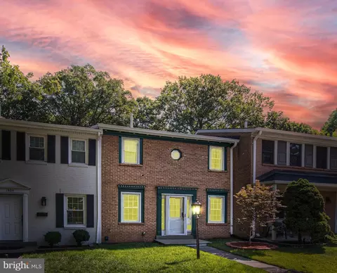 1402 Deerfield Ln, Woodbridge, VA 22191