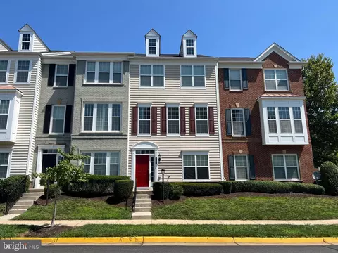 2190 Oberlin Dr, Woodbridge, VA 22191