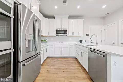 215 Park Central Ter #A, Manassas Park, VA 20111