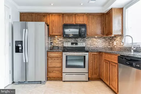 4728 Still Pl, Woodbridge, VA 22193