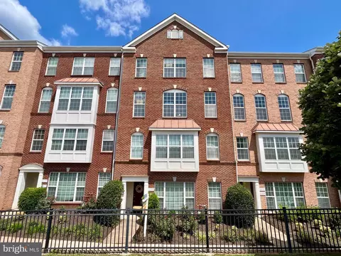 6315 Iris Meadow Ln, Haymarket, VA 20169