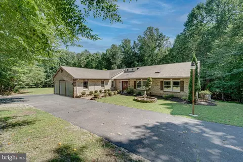 11348 Cornell Ct, Woodbridge, VA 22192