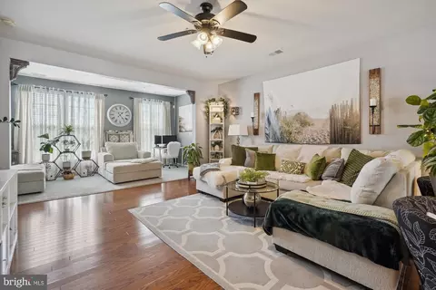 7774 Cedar Branch Dr, Gainesville, VA 20155 photo 9