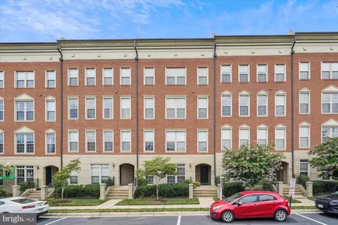 7774 Cedar Branch Dr, Gainesville, VA 20155