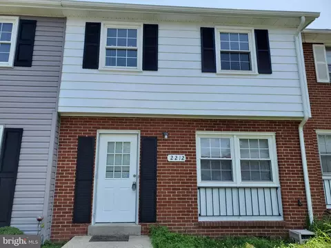 2212 Fort Pickens Ct, Dumfries, VA 22026