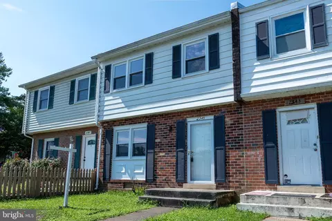 2345 Mcclellan Ct, Dumfries, VA 22026