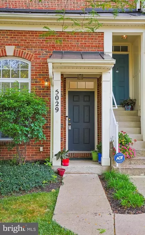 5029 Anchorstone Dr, Woodbridge, VA 22192