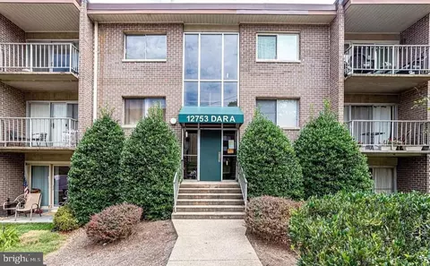 12753 Dara Dr #303, Woodbridge, VA 22192