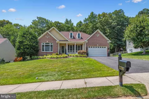 11708 Crest Maple Dr, Woodbridge, VA 22192