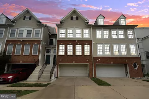 9885 Dochart Sound Ln, Bristow, VA 20136