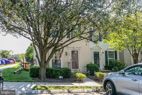 1839 Tiger Lily Cir, Woodbridge, VA 22192