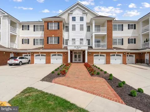 15120 Heather Mill Ln #303, Haymarket, VA 20169