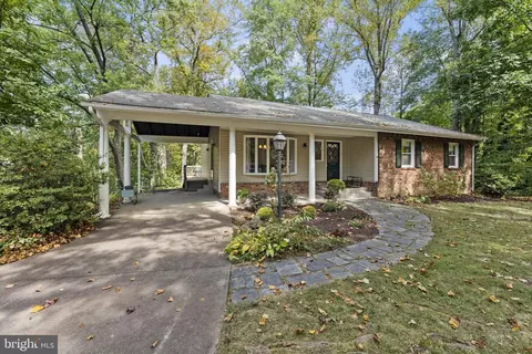 2294 Ensign Ct, Woodbridge, VA 22192