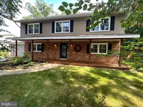 13249 Sturbridge Rd, Woodbridge, VA 22192