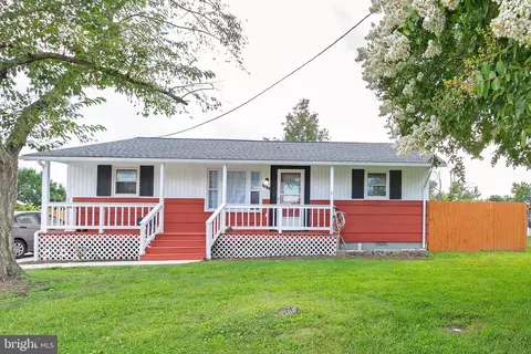 909 Wingfield Rd, Woodbridge, VA 22191