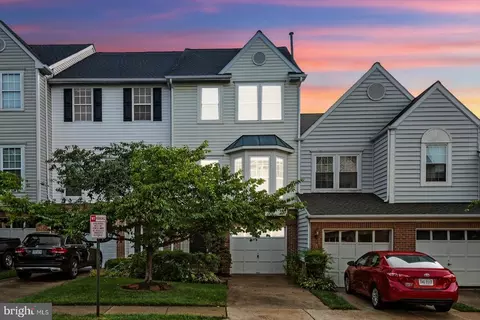 12910 Titania Way, Woodbridge, VA 22192