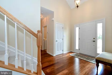 13696 Paddock Ct, Gainesville, VA 20155 photo 2