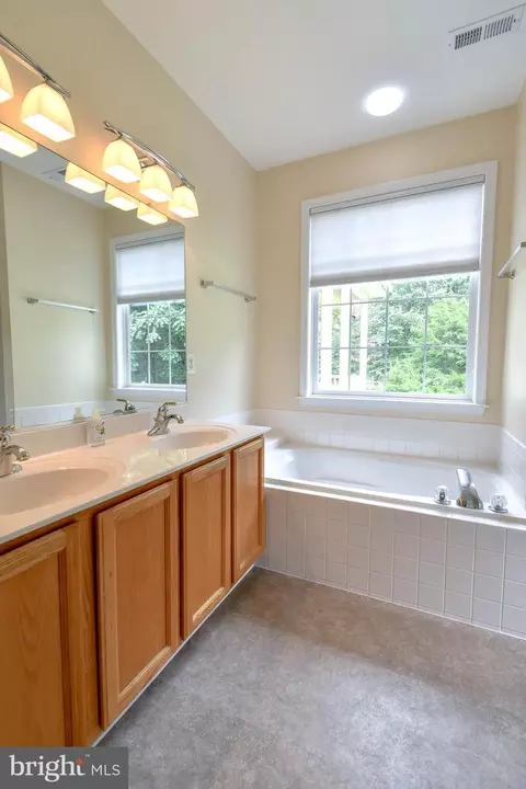 13696 Paddock Ct, Gainesville, VA 20155 photo 29