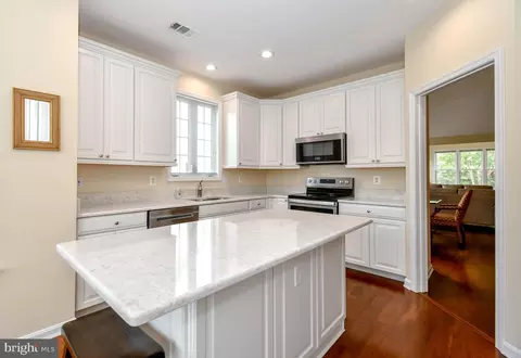13696 Paddock Ct, Gainesville, VA 20155 photo 5