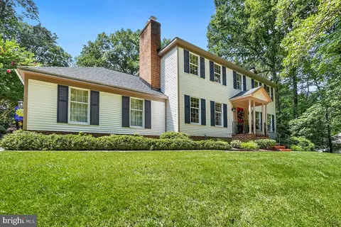 8142 Blandsford Dr, Manassas, VA 20111