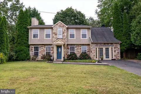 5797 Rockcliff Ln, Woodbridge, VA 22193