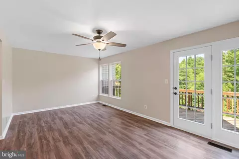 4009 Mammoth Cave Loop, Dumfries, VA 22025 photo 9