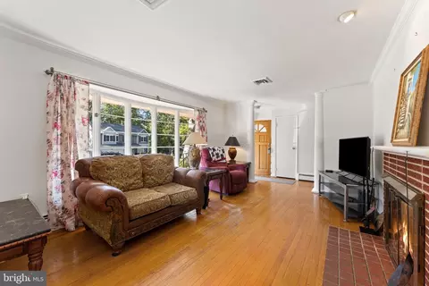 18317 Candice Dr, Triangle, VA 22172 photo 4