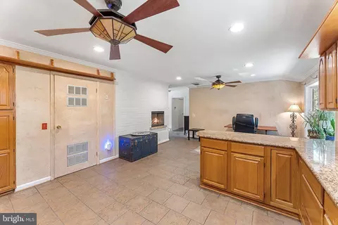 18317 Candice Dr, Triangle, VA 22172 photo 12