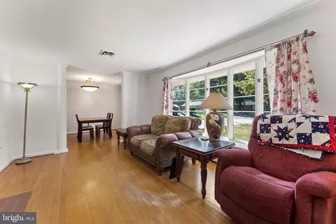 18317 Candice Dr, Triangle, VA 22172 photo 3