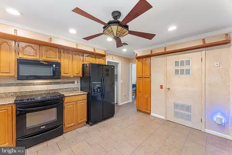 18317 Candice Dr, Triangle, VA 22172 photo 10