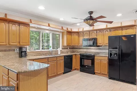 18317 Candice Dr, Triangle, VA 22172 photo 11