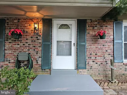 2546 Paxton St, Woodbridge, VA 22192