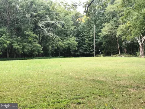 8601 Birmingham Dr, Manassas, VA 20111