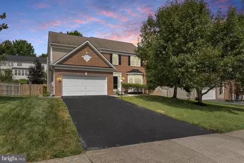 5880 Moonbeam Dr, Woodbridge, VA 22193