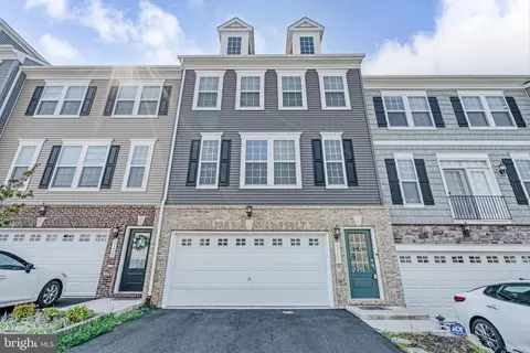 8741 Elsing Green Dr, Manassas, VA 20112